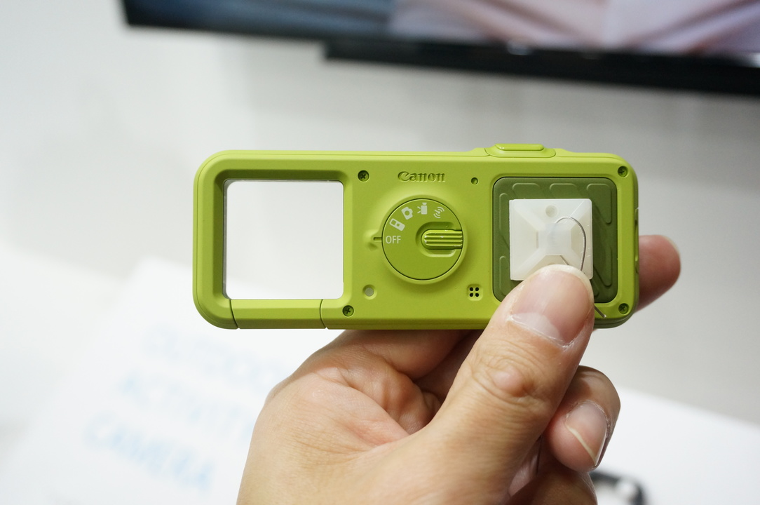 キヤノンブースにて発見 100ドル以下を目指す小型アクションカメラのコンセプトモデル Cpplus ギズモード ジャパン