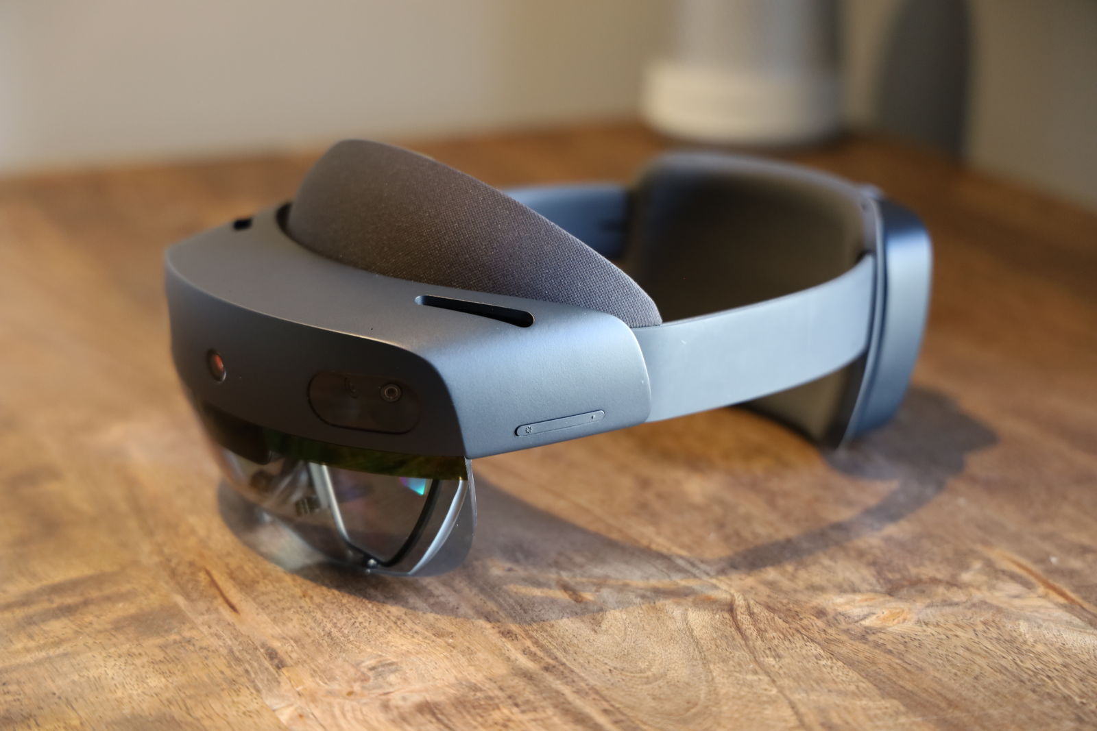 マイクロソフトの新MRヘッドセット「HoloLens 2」ハンズオン：課題と