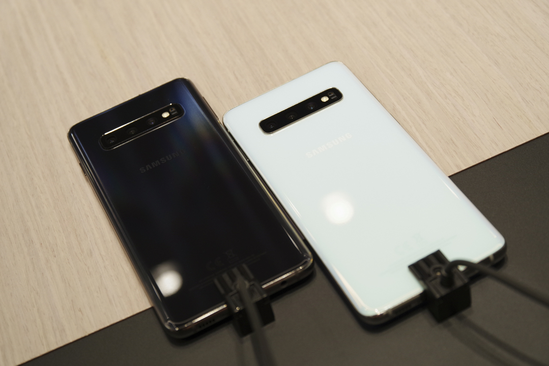 190312samsungs10_05