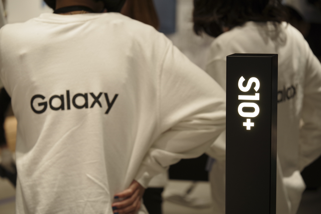 190312samsungs10_14