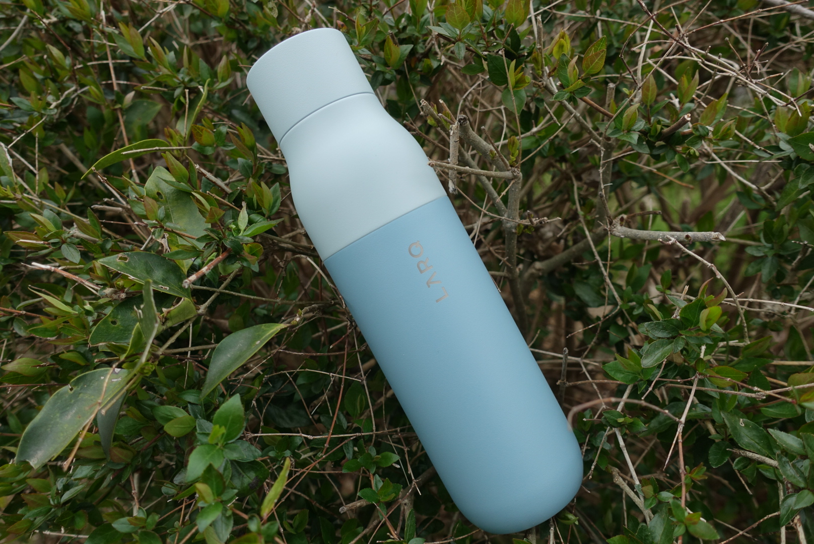 さらばにおう水筒。ボタンひとつで水を殺菌する水筒「LARQ」レビュー