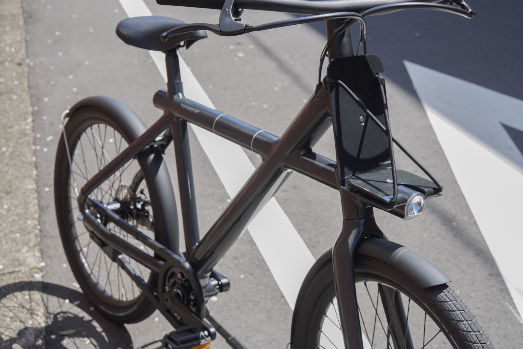 VanMoofの電動自転車｢Electrified X2｣ハンズオン：Xを模したフレームが