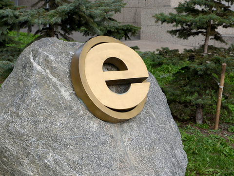 新しいEdgeブラウザには時代に取り残されたサイトを見るための「Internet Explorerモード」がある