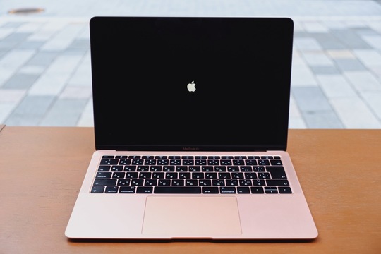 バタフライキーボードMacBookのほとんどのモデルで、修理プログラムが開始