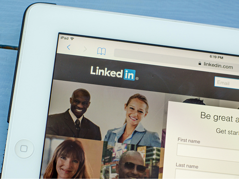 働く人のSNS「リンクトイン」はスパイだらけ