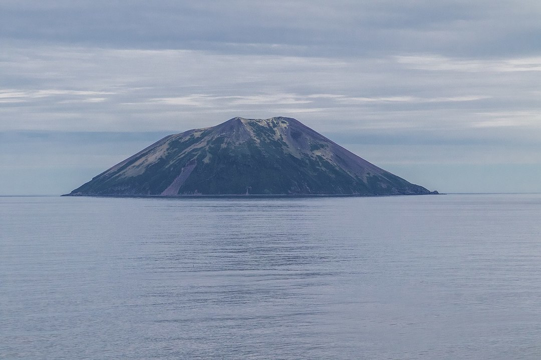 190627_volcanoerupting4