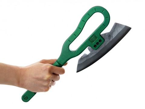 こいつ...「あの武器」っぽいぞ! キッチン包丁「GUSTAV(グスタフ) KG-06」