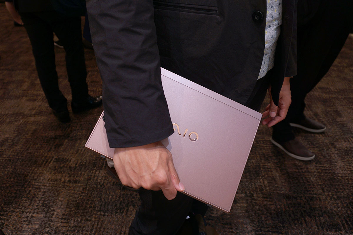 vaio_sx12_handson