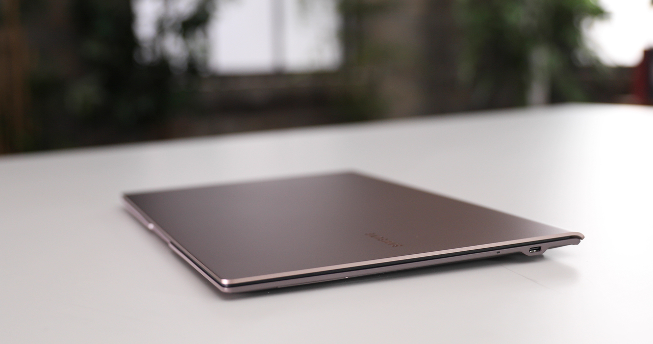Galaxy-Book-S-Product-Images-3