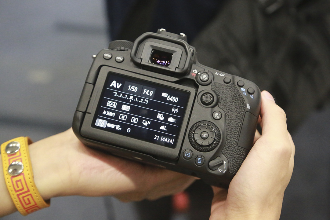 190822eos90d_03