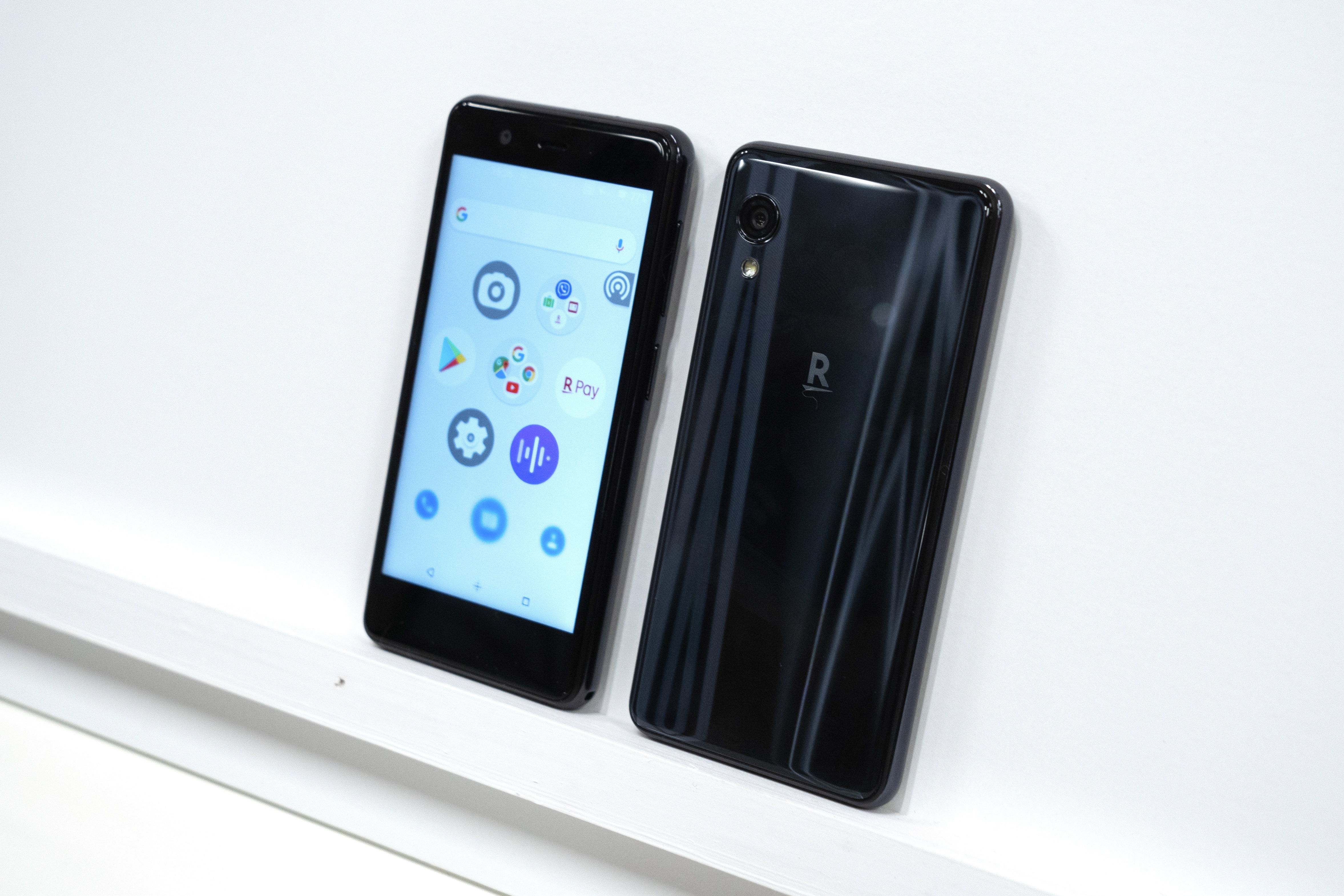 楽天から自社製スマホ「Rakuten Mini」発表！ FeliCa搭載、日本むけの
