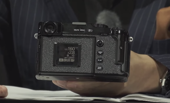 富士フイルム「X-Pro3」開発発表! まさかの「隠し液晶」でお披露目