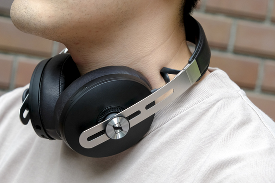 ゼンハイザー「MOMENTUM Wireless」ハンズオン:耳元に音楽室をつくるヘッドフォン