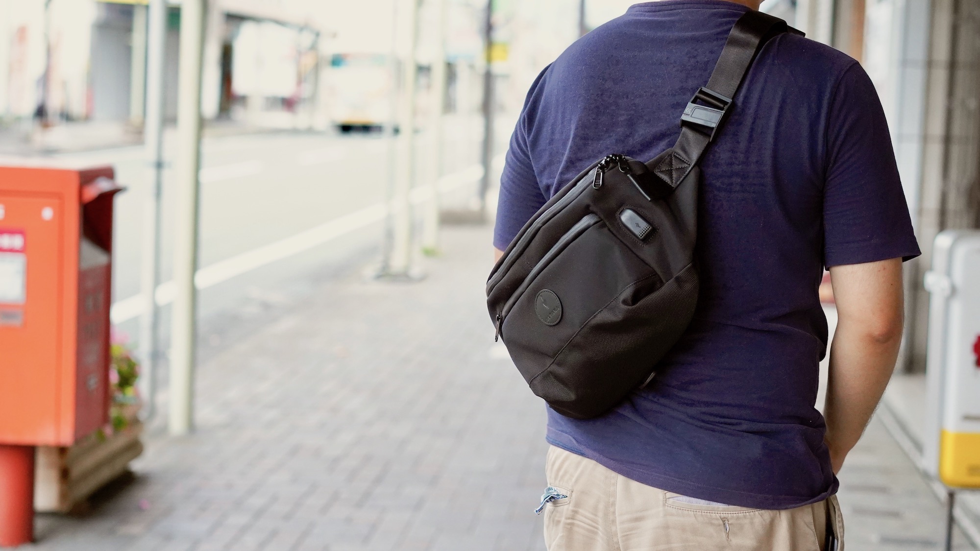 Ipad Proがぴったりハマる 軽量スリングバッグ Bravo Sling を使ってみた ギズモード ジャパン