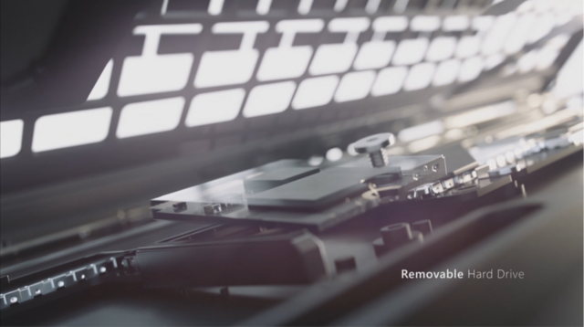 マイクロソフトさん「PCを分解できる自由」お願いします! #MicrosoftEvent