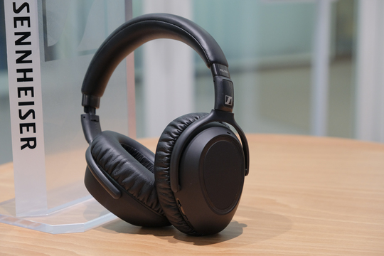 ゼンハイザー「PXC 550-II Wireless」ファーストインプレッション:ビジネスと生活からノイズを取り去るヘッドフォン