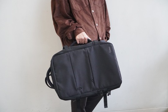 容量はアジャスタブル！ 荷物が増えても安心の拡張できる2wayバッグ｢Evoon｣を試してみた
