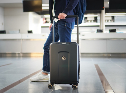 ホイール交換式で長期使用もOK！ スマホ連携で進化したスマートスーツケース｢PLEVO｣