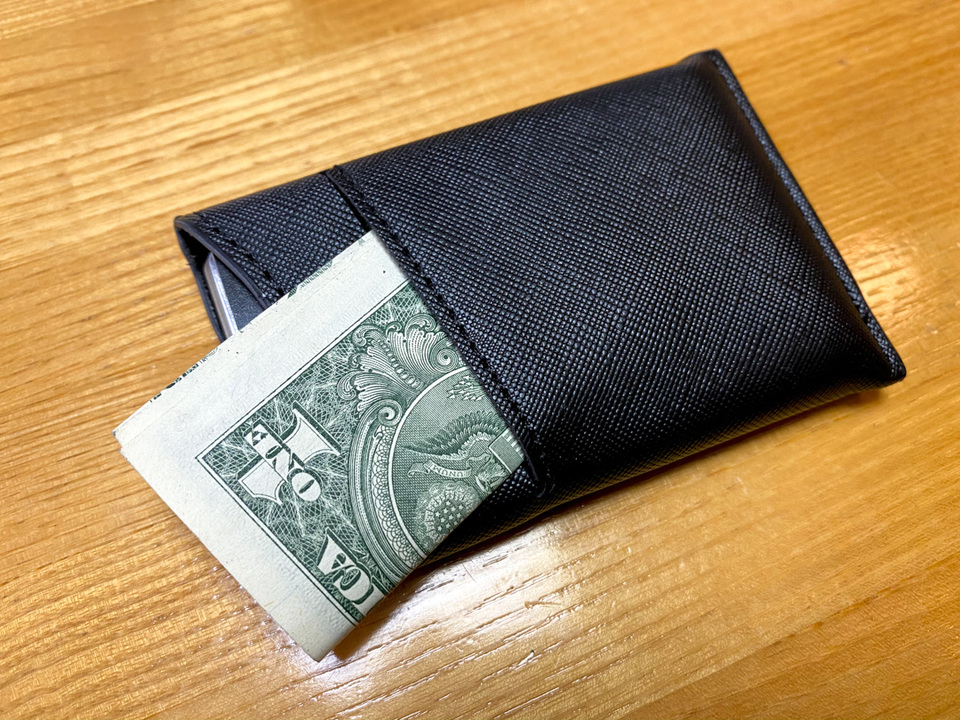 スマホがあれば財布はこれぐらいで十分 キャッシュレスへの移行が加速しそうな Dash Slim Wallet 3 0 を使ってみた ギズモード ジャパン