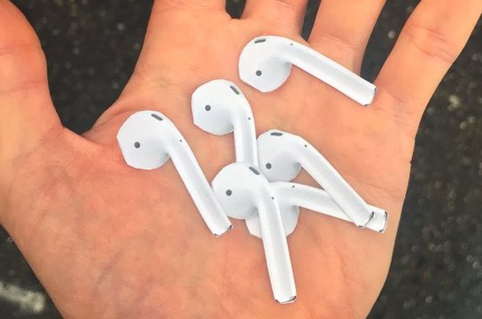 あ、Airpodsが落ちてる！なイタズラが出来るステッカー