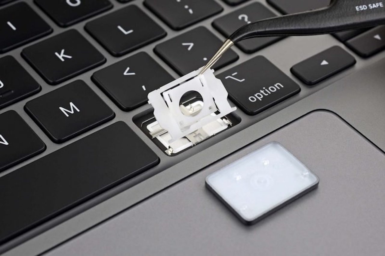 フェンスカーの世界様用37. MacBook Pro（１３インチ） 16-inch-macbook-pro-scissor-