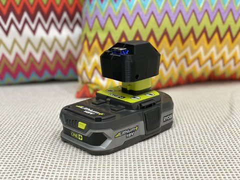 リョービのONE +充電池をUSB充電器にするアダプタ