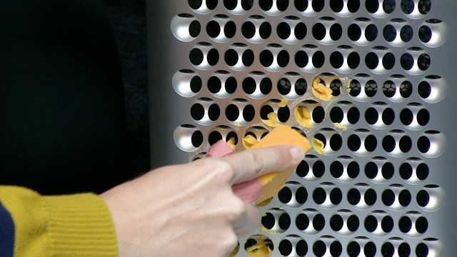 Mac Pro vs チーズ、ファイト!