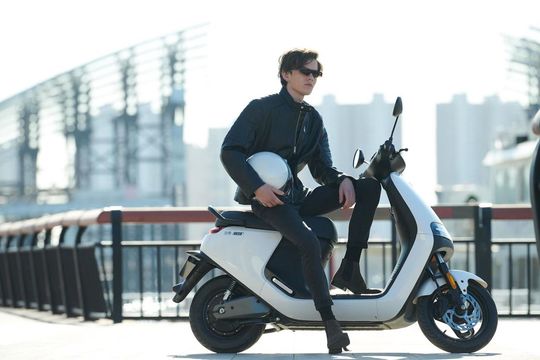 Segway-Ninebotから、電動バイクとモペッドが登場します