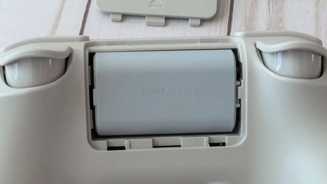 海水からつくる新型バッテリーで、スマホ安くなるのかな？