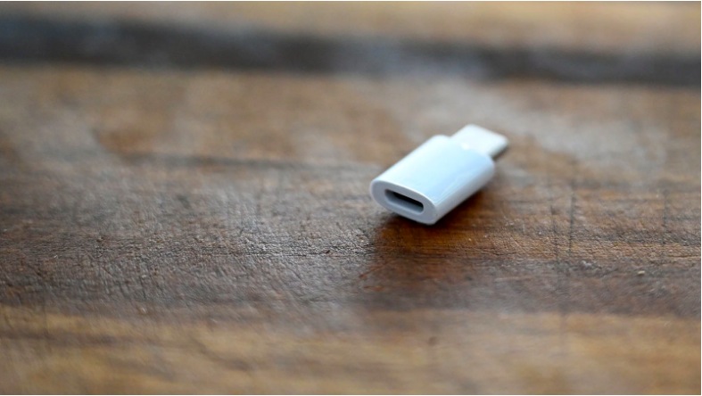 191224MicroUSB4