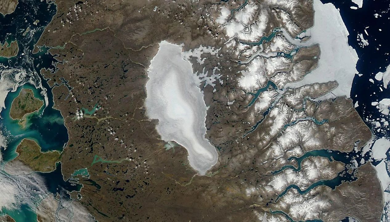 20200101_TheSatelliteImagesThatShowaDecadeofClimateChange_02_TheBarnesIceCap_After