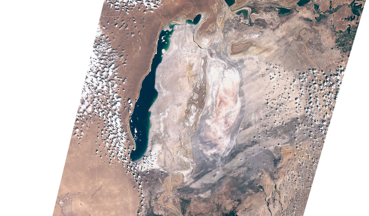 20200101_TheSatelliteImagesThatShowaDecadeofClimateChange_05_AralSea_02