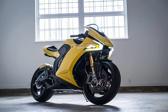 ブラックベリーのQNXを搭載したEVバイク、レーダーやカメラで周囲の危険を触覚フィードバックする