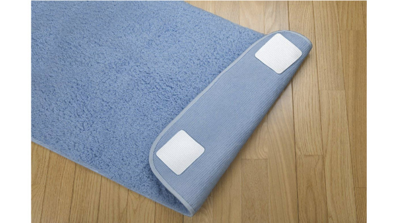 玄関マットや敷物に貼るだけでズレない 滑らない そのまま洗濯もできるシート ギズモード ジャパン