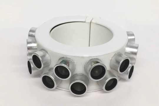 盗聴禁止！ 近くにあるマイクをジャムらせる、サイバーパンクなブレスレット