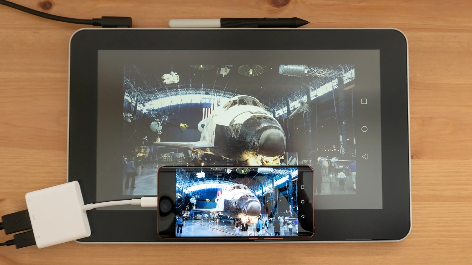 Wacom Oneレビュー：Wacom初スマホ連動タブレット、安さと作業効率を