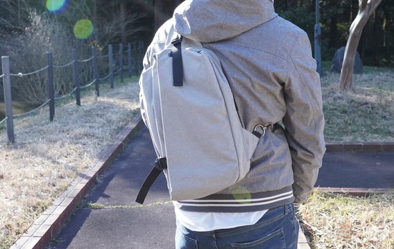 え この大きさでこんなに入るの Macbookとipad Proが収まる大容量ボディバッグ ギズモード ジャパン