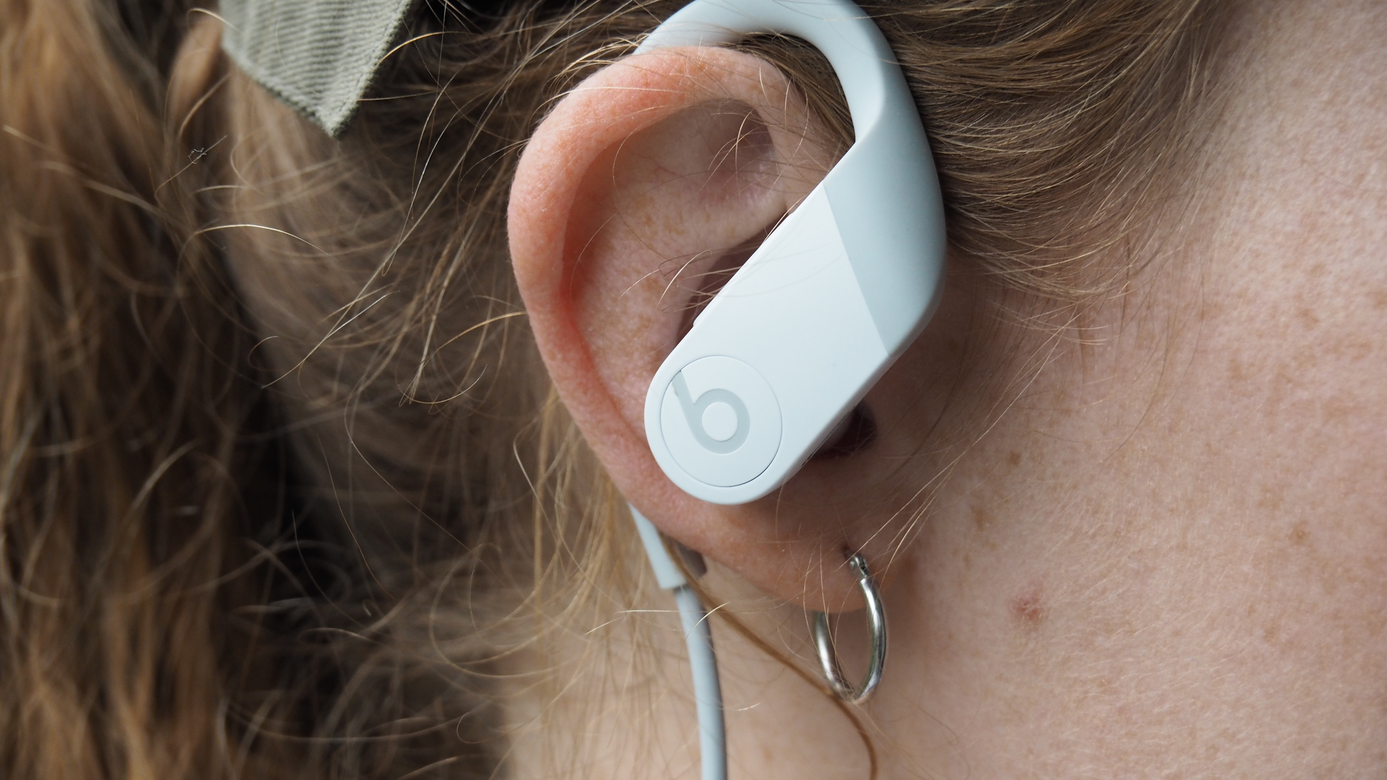 Beats「Powerbeats 4」レビュー：安定感重視の人はこれ！ コードあり