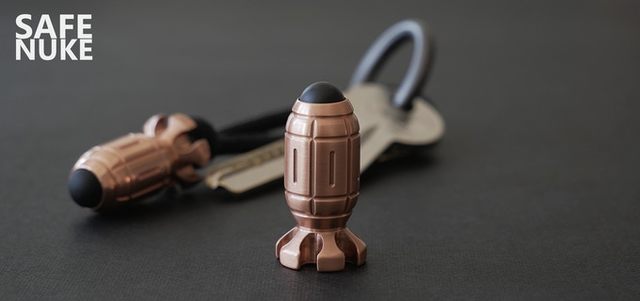 公共のものに触れずに済む、抗菌で銅製のボム型タッチツール