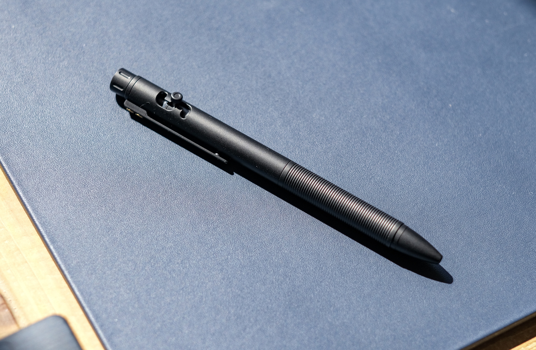 ボルトアクションがクセになる 航空機にも採用されるチタンを贅沢に使ったプレミアムペンを使ってみた ギズモード ジャパン