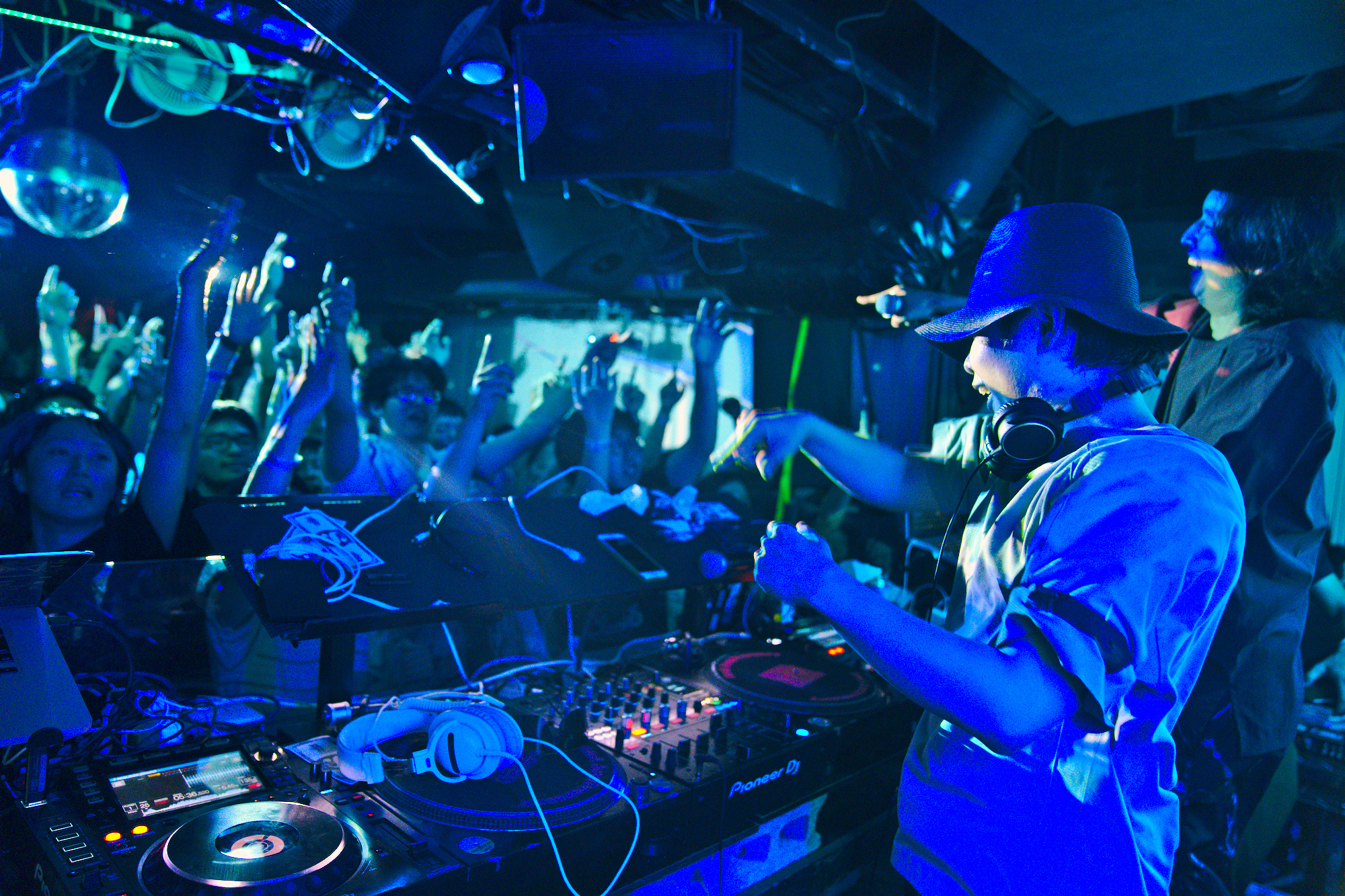 オタク文化を支える秋葉原 Mogra 店長が語る オンラインフェス Music Unity とコロナサバイバル ギズモード ジャパン