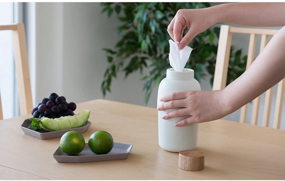 おうちをお洒落にしたいなら、まず除菌アイテムのパッケージを隠そう。