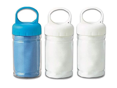 【Amazonファッションタイムセール祭り】ファッションタイムセール祭りで、1,000円台の濡らして使うボトル入り冷感タオルや600円台のスマホスタンドがお買い得に！