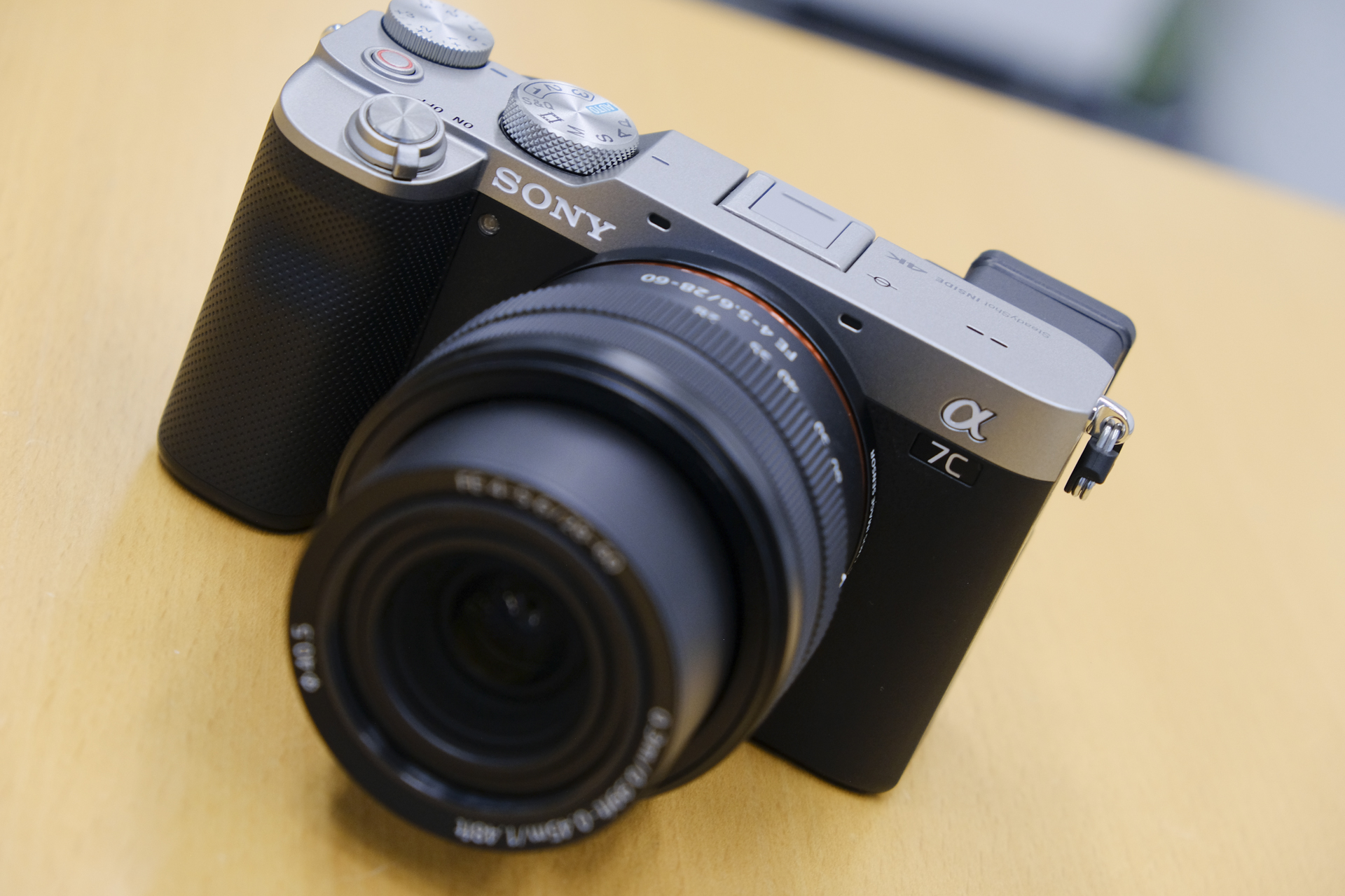 SONY(ソニー) フルサイズ ミラーレス一眼カメラ α7III ボディ Amazon | SONY(ソニー) フルサイズ ミラーレス一眼カメラ α7III ボディ
