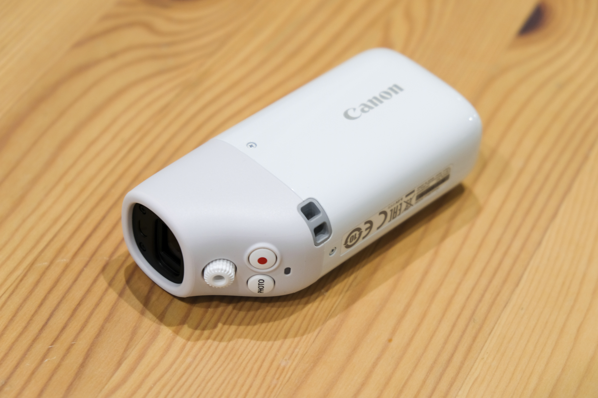 望遠鏡型カメラ「PowerShot ZOOM」ハンズオン：100mm・400mmレンズが