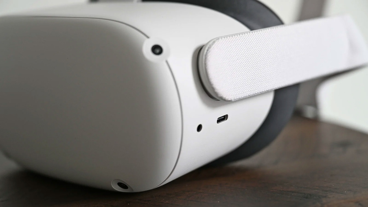 Oculus Quest2 USBコネクタとヘッドホン端子