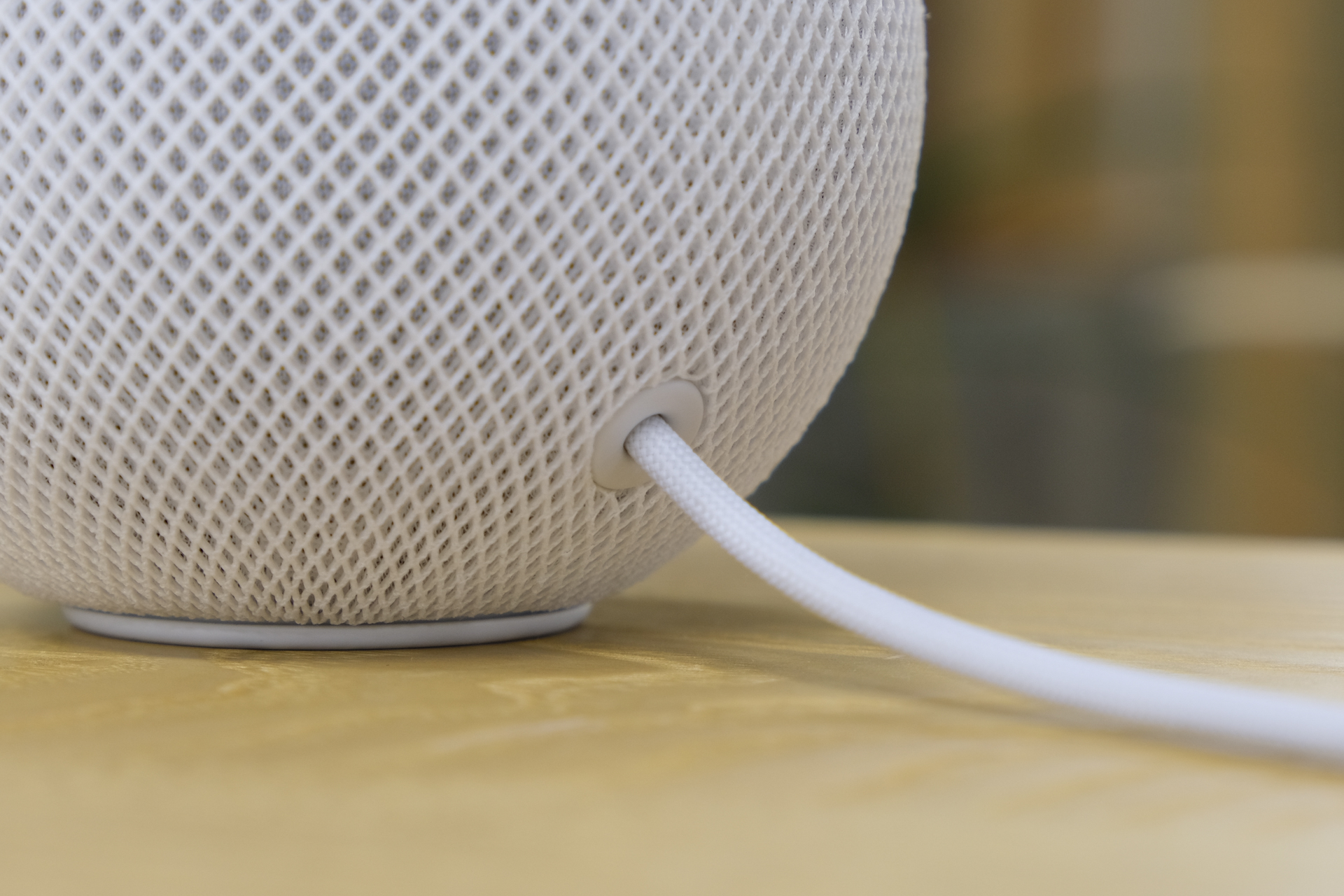 小さい＆パワフルな「HomePod mini」がやって来た。普通のスピーカーと