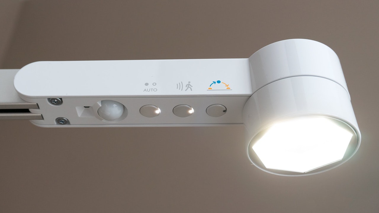 室内光でもグングンとチャージ可能な新ソーラーパネル ガジェットの救世主に ギズモード ジャパン