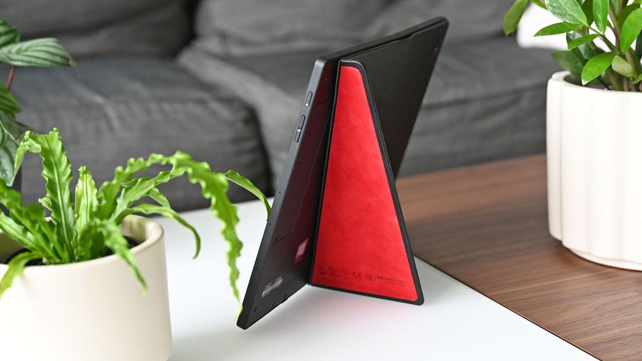 201210_thinkpadx1foldrev8