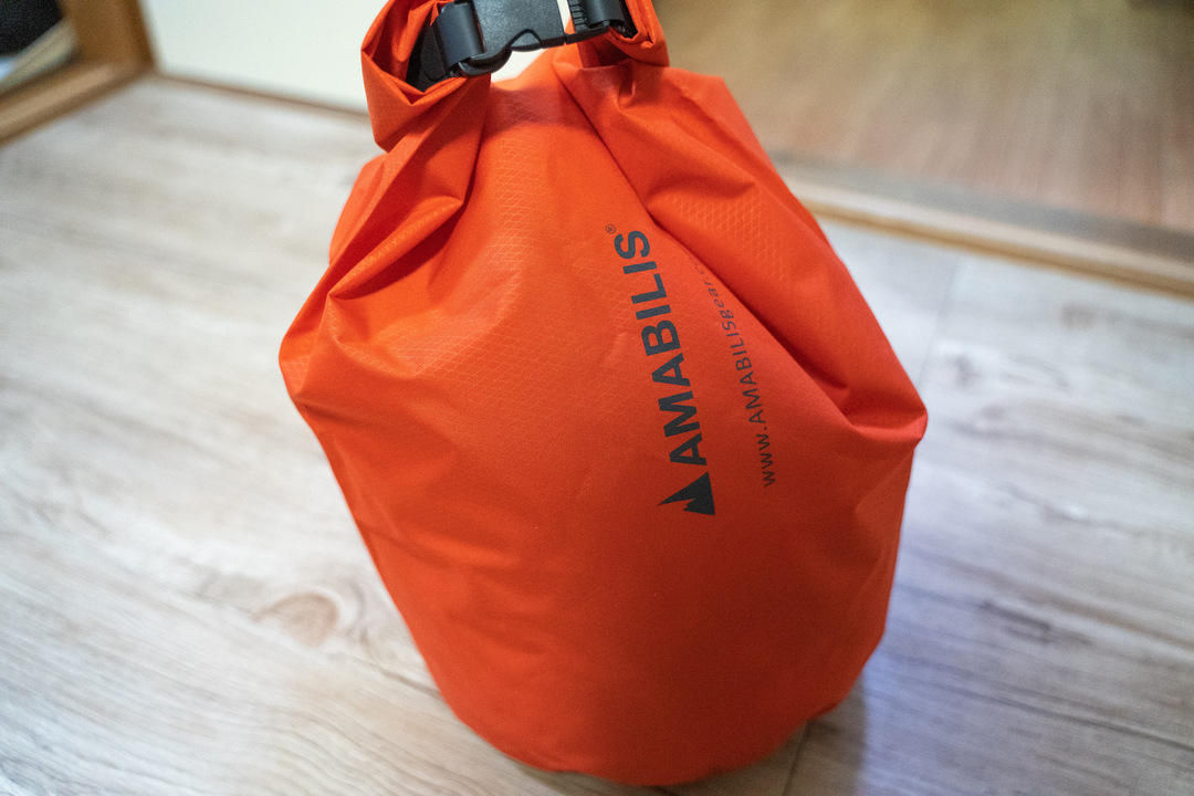 9DEE1F12-EA76-4F86-9D4E-1C5051F1C823